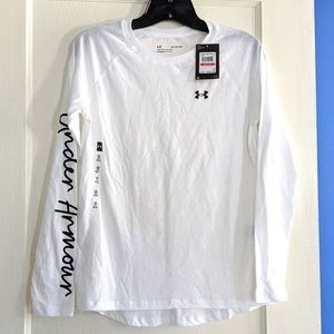 NWT Under Armour long sleeve T